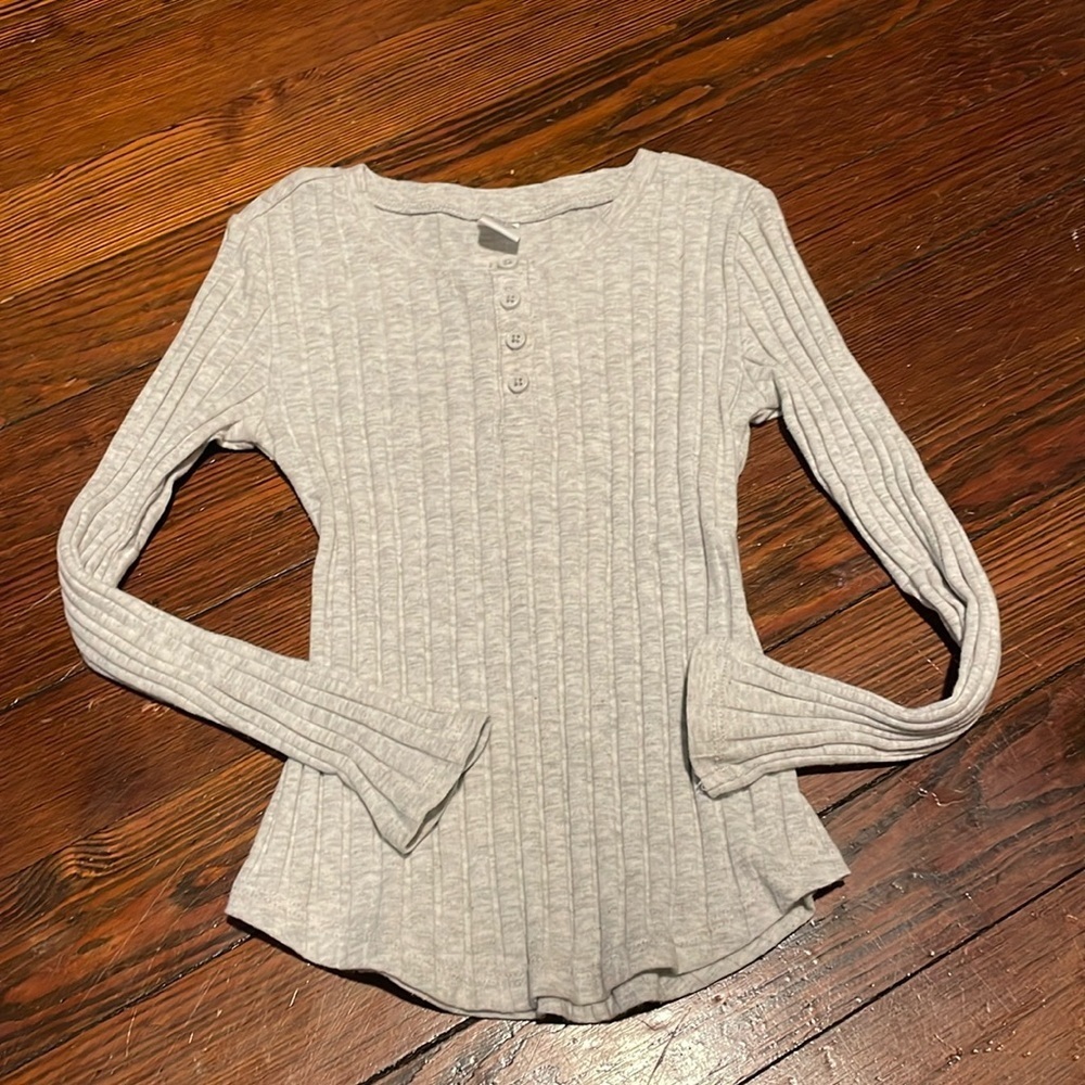 Old Navy Kid’s Gray Long Sleeve Size 5T